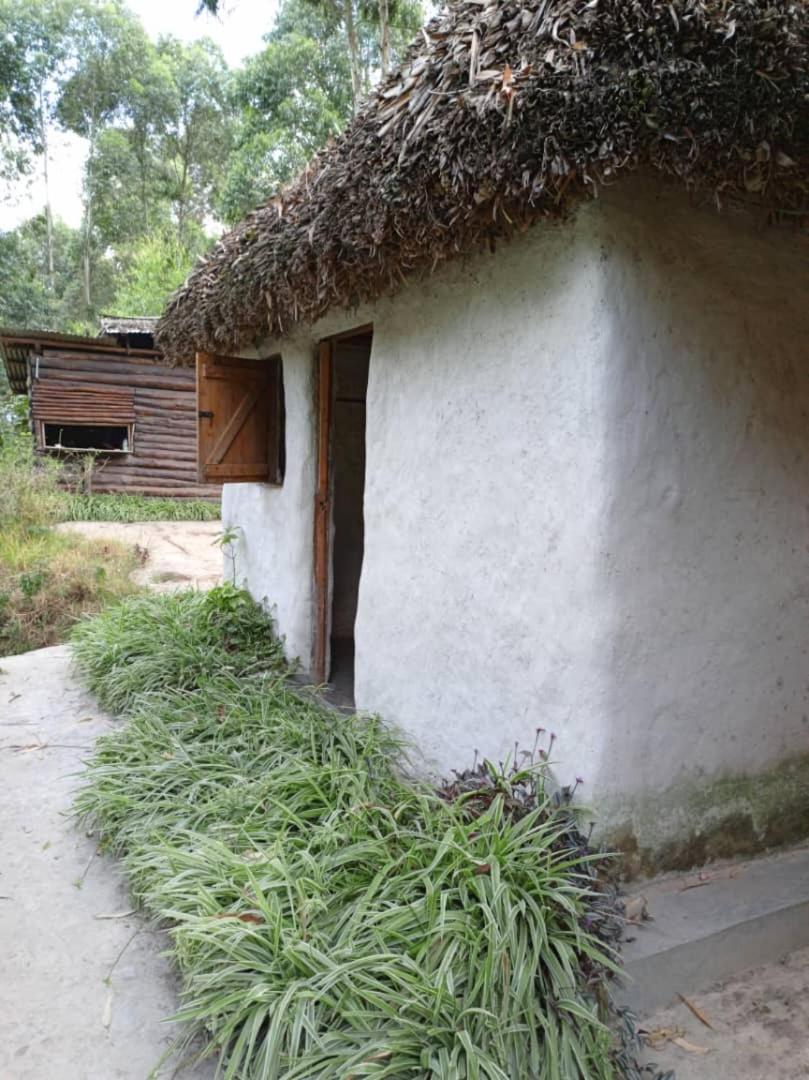 Om Hostel Bunyonyi Kabale Zewnętrze zdjęcie